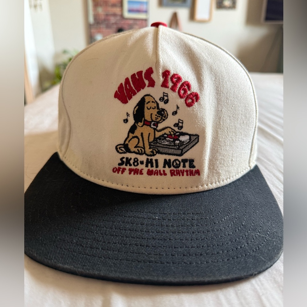 Vans 1966 Sk8-Hi Note Cap in Black and Cream
